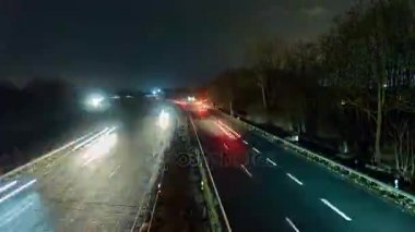 Hannover ağır araba trafikte. Zaman atlamalı.