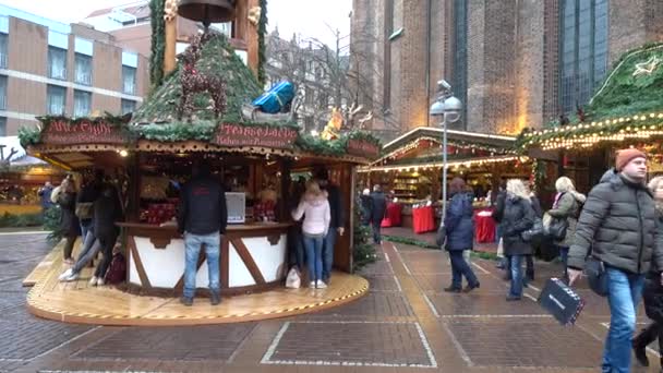 Hannover, Alemanha - 01 de dezembro de 2017: Mercado de Natal na Cidade Velha de Hannover. Baixa Saxónia . — Vídeo de Stock