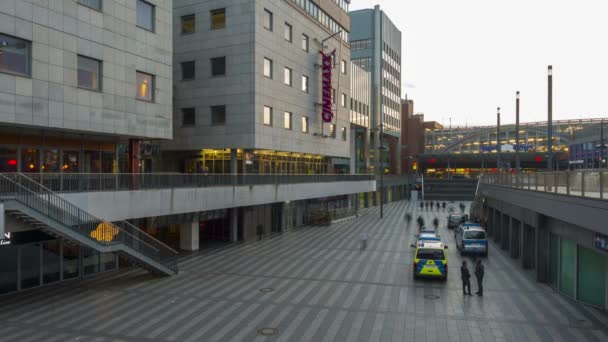 Hannover, Duitsland - 30 januari 2018: Raschplatz in Hannover is een plek van de voetgangers in het deel van de middelste stad onmiddellijk in het centraal station. Time-lapse. — Stockvideo