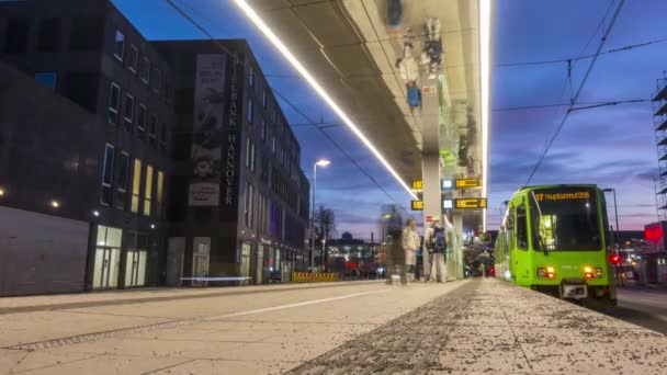 Hannover, Germany - January 30, 2018: Traffic on the square at the central station in Hanover. Timelapse. — Stock Video