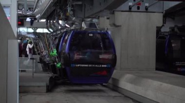 Soelden, Avusturya - 30 Mart 2018: Popüler kayak merkezi Avusturya'da Soelden görünümünü