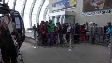 Soelden, Avusturya - 30 Mart 2018: Popüler kayak merkezi Avusturya'da Soelden görünümünü