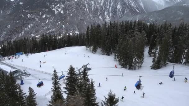 Soelden, Austria - 30 marzo 2018: Veduta di una famosa località sciistica di Soelden in Austria — Video Stock