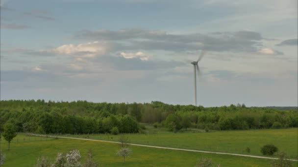 Lente avond op de voorstad van Hannover — Stockvideo