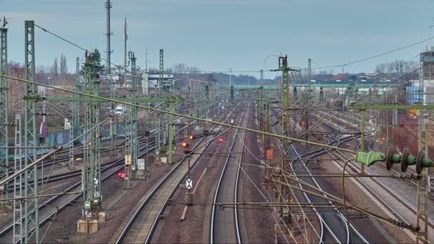 Järnvägen i Hannover, Tyskland. Tidsfrist — Stockvideo