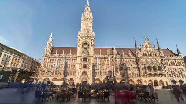 Pedestrian at the Marienplatz central square in Munich, Germany. Time lapse. — Stock Video