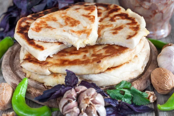 Khachapurii - georgian fltabread with cheese — Stock Photo, Image