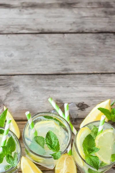 Fondo de limonada de menta refrigerada — Foto de Stock