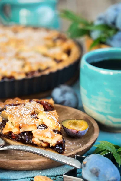 Tarta de ciruela con canela y almendras — Foto de Stock