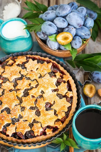 Tarta de ciruela con canela y almendras — Foto de Stock