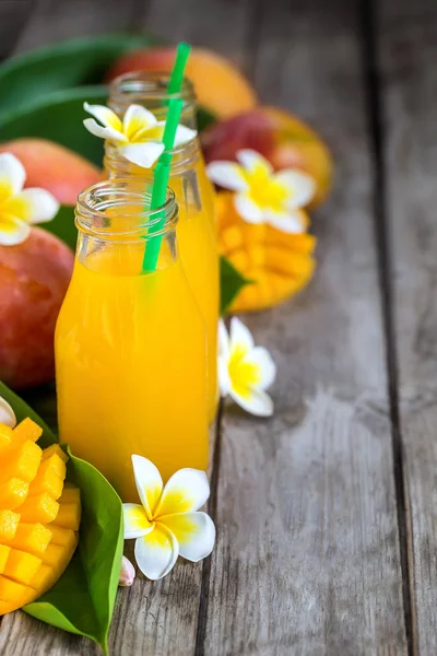 芒果汁背景 — 图库照片