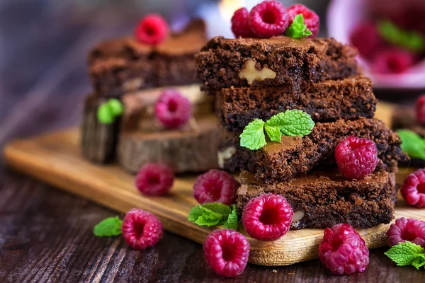 Brownie with raspberry — Stock Photo, Image