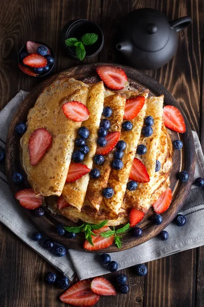 Pancakes with beries — Stock Photo, Image