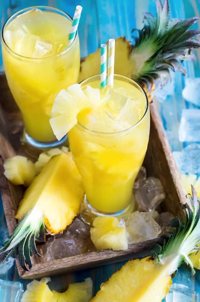 Safter af ananas - Stock-foto