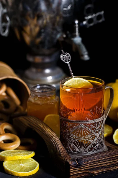 Русский чай из самовара — стоковое фото