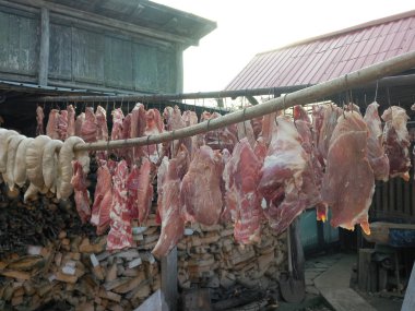 Et arka plandaki fırın için hazır.