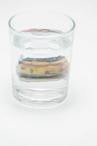 Óculos Transparentes Com Água Estúdio — Fotografia de Stock