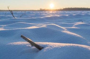 Kış mevsiminde akşam üzeri karla kaplıydı. 