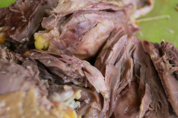 Deliziosa Carne Preparata Sul Tavolo — Foto Stock