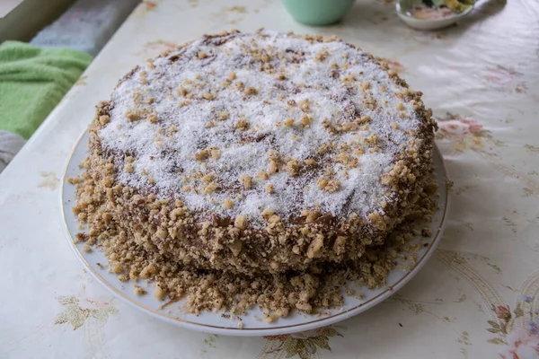 Pastel Dulce Casero Con Nueces Trituradas Vista Cerca —  Fotos de Stock