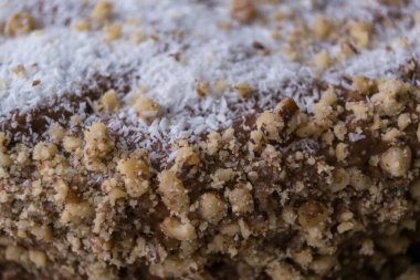 Ezilmiş fındıklı ev yapımı tatlı pasta.