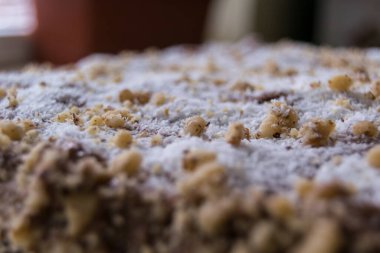 Ezilmiş fındıklı ev yapımı tatlı pasta.