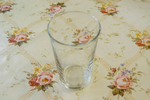 Empty Glass Standing Table — Stock Photo, Image