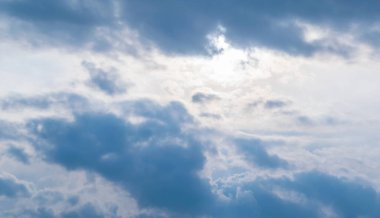 Bulutlu güzel gökyüzü manzarası