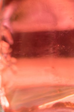 Pembe sıvılı cam kavanoz, görüntüyü kapat