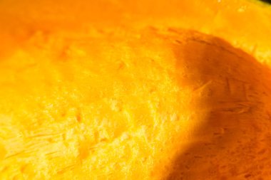 Olgun, lezzetli portakal karpuzu, yakından bak.