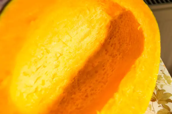 Melon Orange Mûr Sur Table Gros Plan — Photo