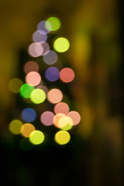 Kerstverlichting Achtergrond Met Een Kunstmatige Boom — Stockfoto