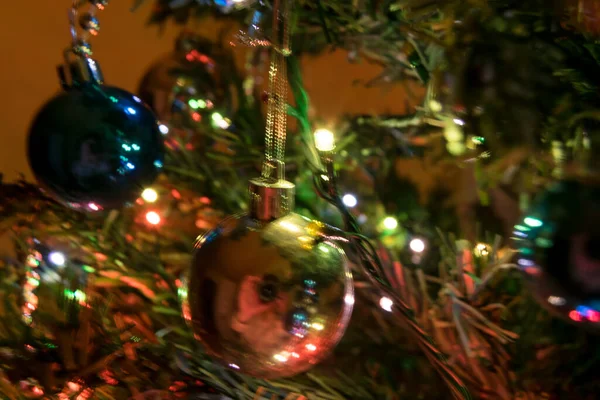 Fondo Luces Navidad Con Árbol Artificial —  Fotos de Stock