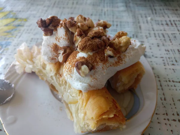 Delicious Fresh Homemade Dessert Nuts Cream Plate — Stock Photo, Image