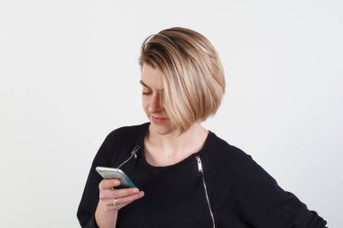 cep telefonunda izole iş kadın manifatura