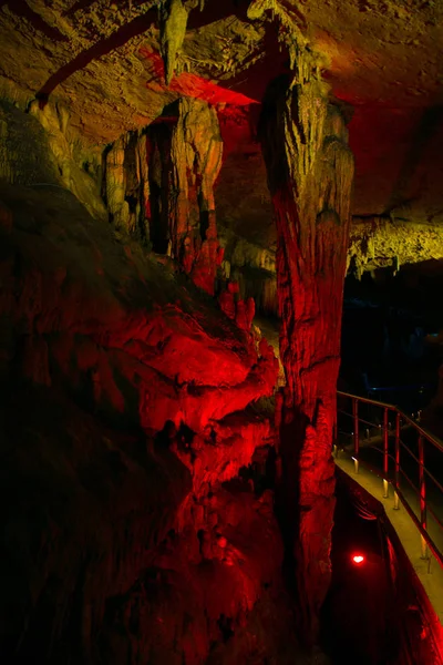 Пещера Сатаплия в Национальном парке Грузии — стоковое фото