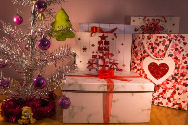 Christmas Gift Box Prezenty Pakiet Błyszczące drzewo — Zdjęcie stockowe