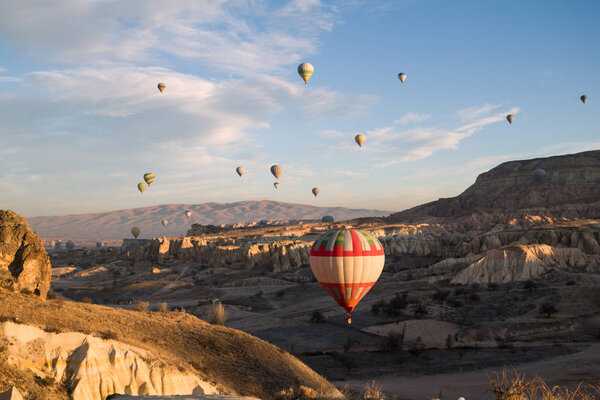 Bon Flying Rock Landscape Турция
