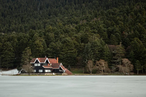 Lago Golcuk a Bolu, Turchia. In inverno — Foto Stock