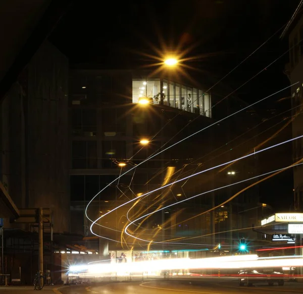 Gece şehir sokağı