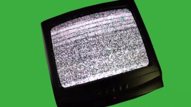 Televizyon yayını ve retro TV kanalları, yeşil arka planda klasik televizyon, TV ekranı açıp kapama, gürültü statik konsept