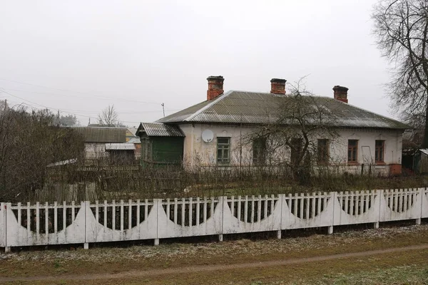 Fasad Ett Vitt Hus Vitryssland Lantlig Jordbruksstad — Stockfoto