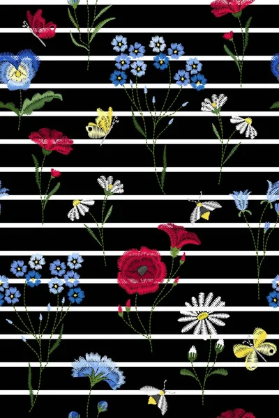 Broderi sömlösa mönster med vackra blommor. Vector blommig prydnad på randig bakgrund. Broderi för mode textil och tyg. — Stock vektor