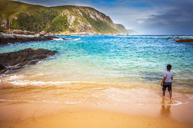 Kumsalda isimangaliso Sulak alan Parkı Güney Afrika