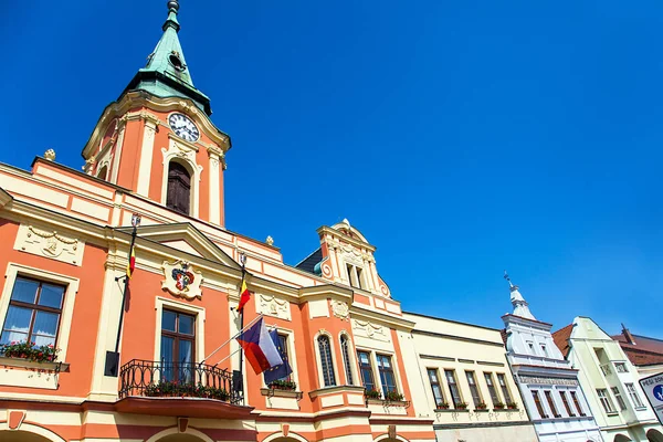 Fachada de casas históricas en la plaza del mercado de Melnk Bohemia República Checa — Foto de Stock
