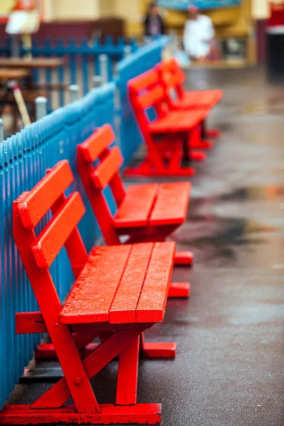 Colorful wooden benches at the Lunapark in Sydney Australia — Stock Photo, Image