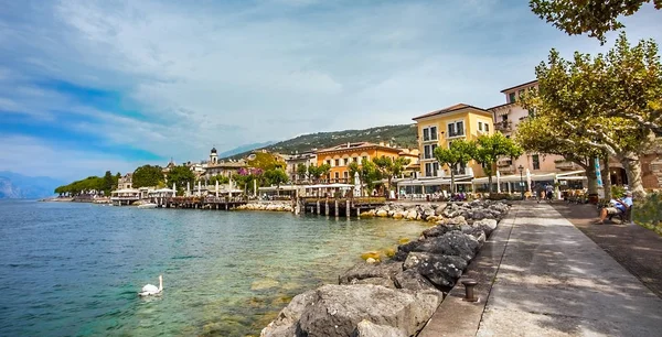 Bir Torri Del Benaco görünümünü Garda Gölü Veneto İtalya