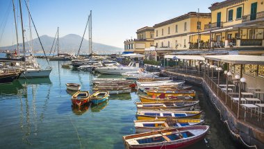 Napoli Körfezi 'ndeki Borgo Marinariin Napoli' de.