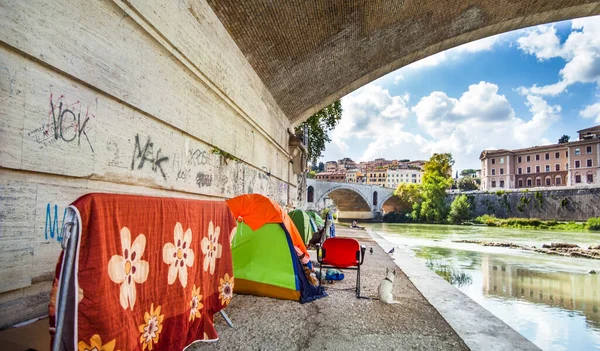 Rome Lazio Italy October 2019 Tents Homeless People Bridge Tiber — Stock Photo, Image