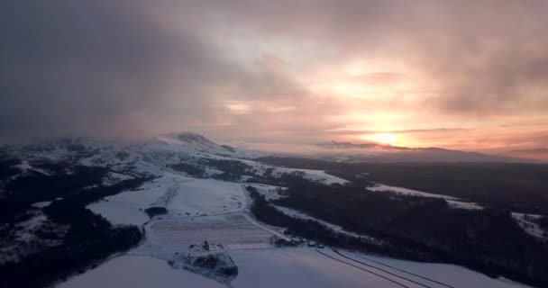 Vacker vinter natur antenn bilder av soluppgången — Stockvideo